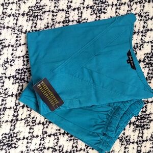 Brand new unisex scrubs size XL